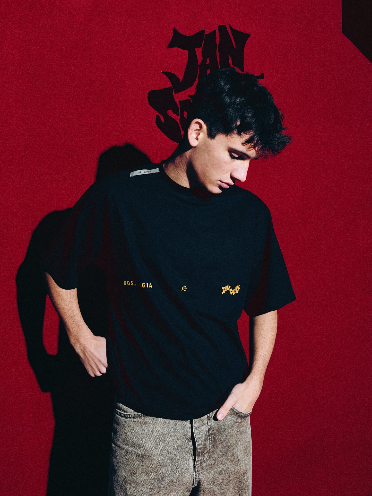 NOSTALGIA BOXY TEE BLACK