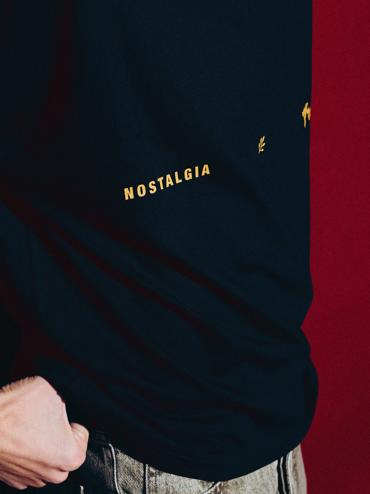 NOSTALGIA BOXY TEE BLACK