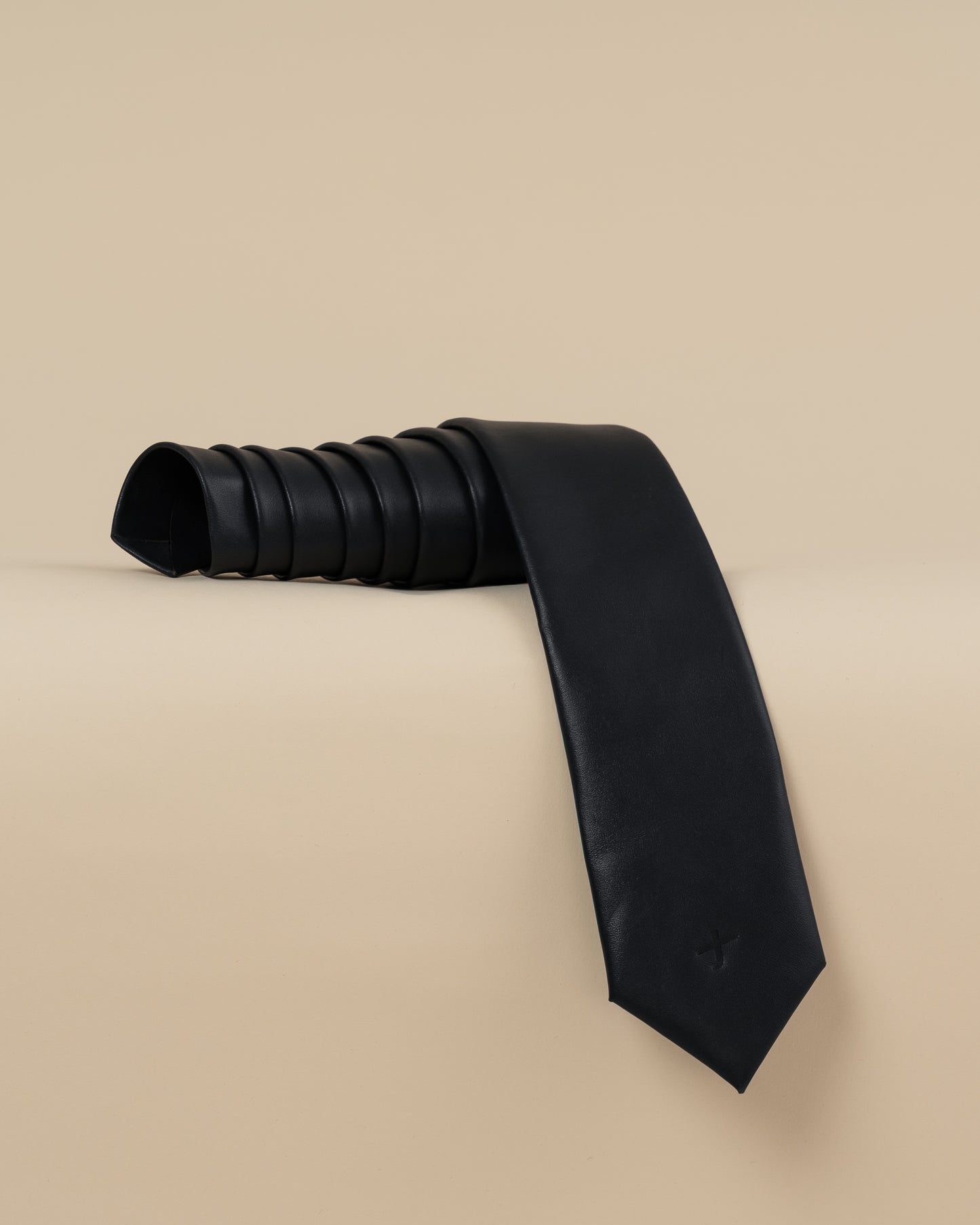 BLACK LEATHER TIE - JAN SHOW 12