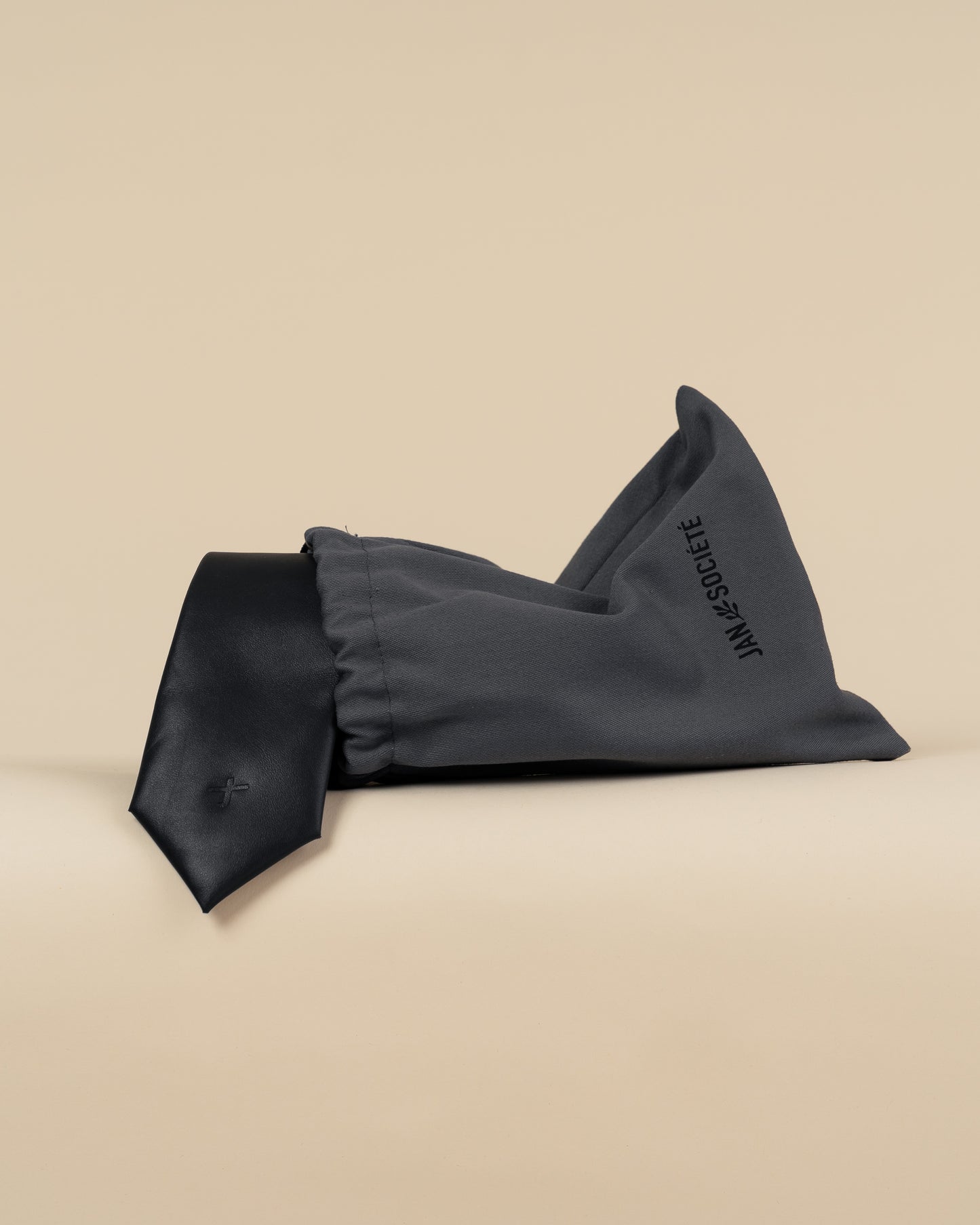 BLACK LEATHER TIE - JAN SHOW 12