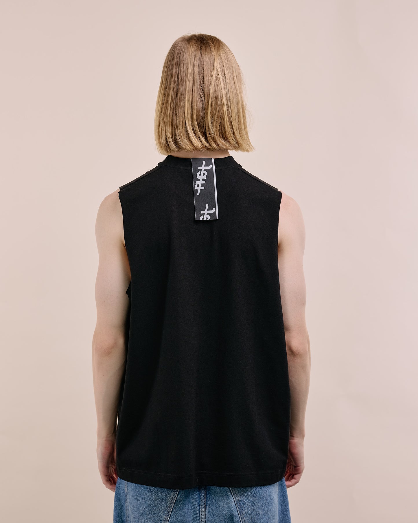 SPARKLY BLACK SLEEVELESS TEE