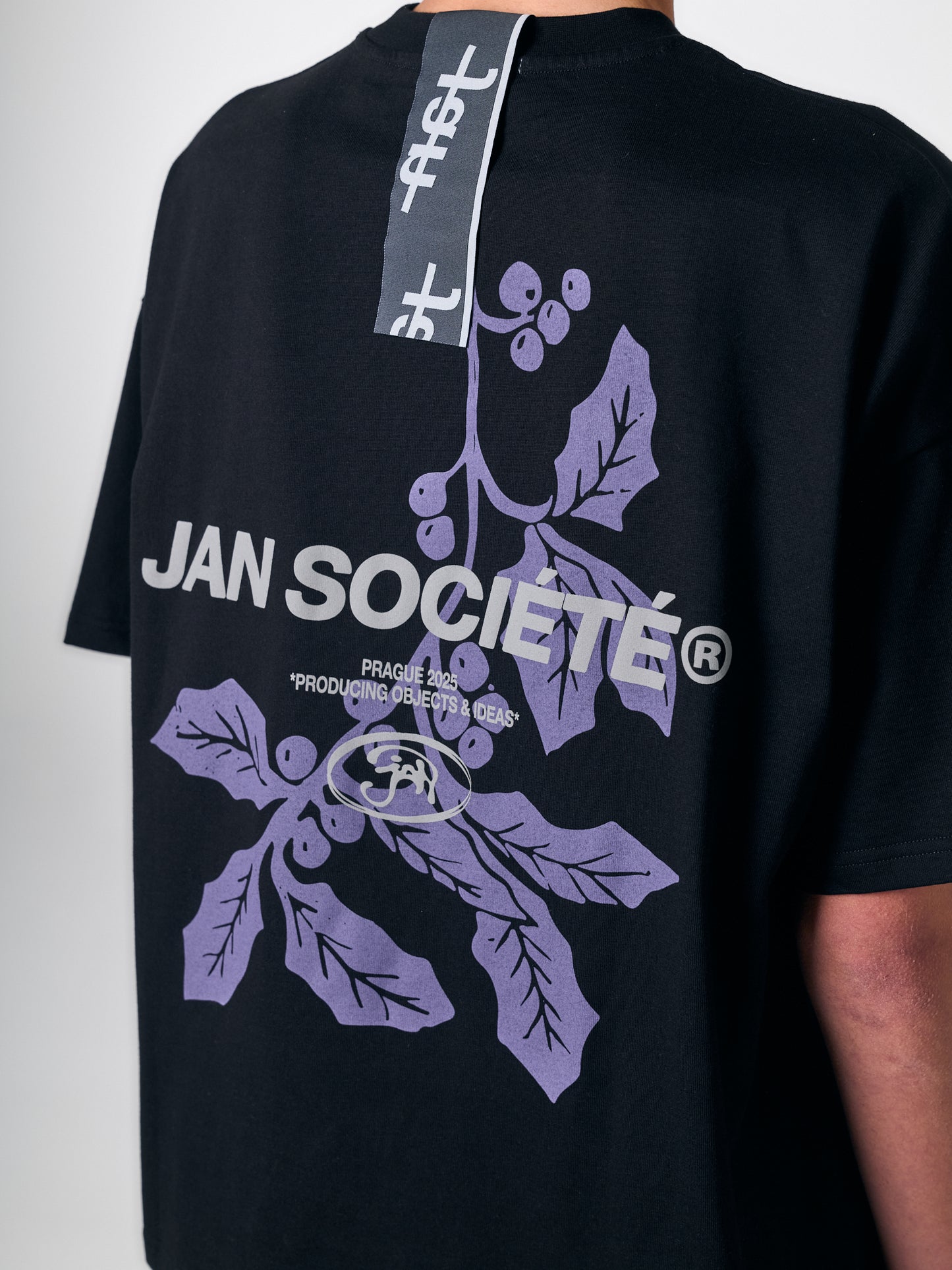 HOLLY BOXY TEE BLACK