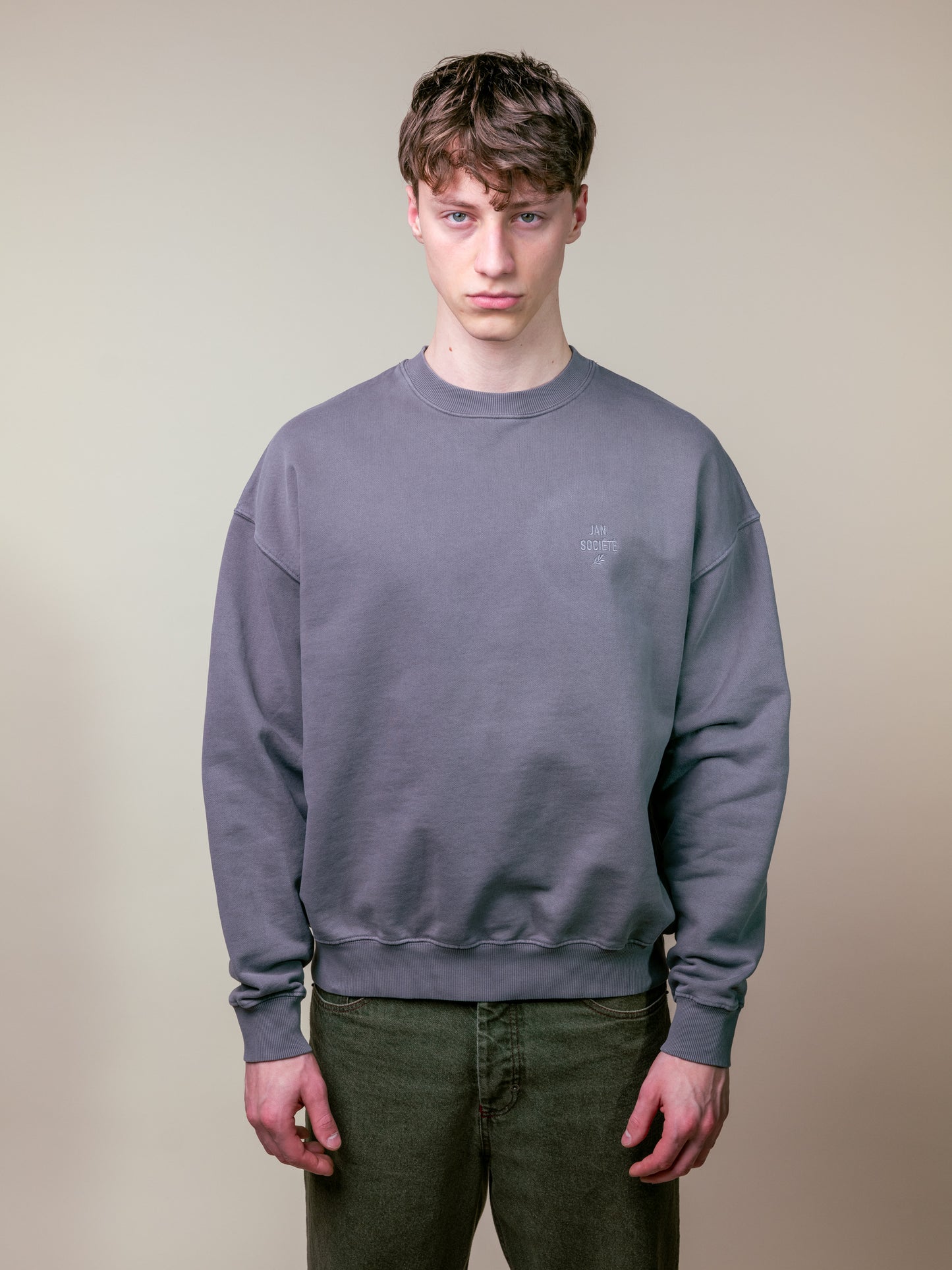 WASHED GREY LOGO CREWNECK