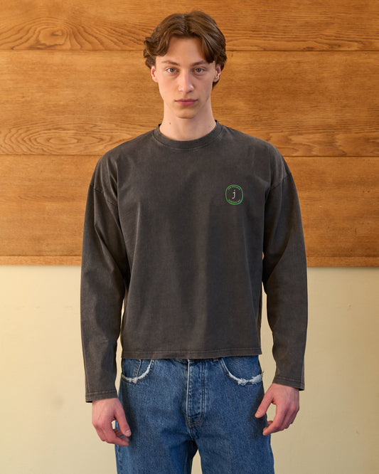 J-EMBLEM LONGSLEEVE WASHED BLACK