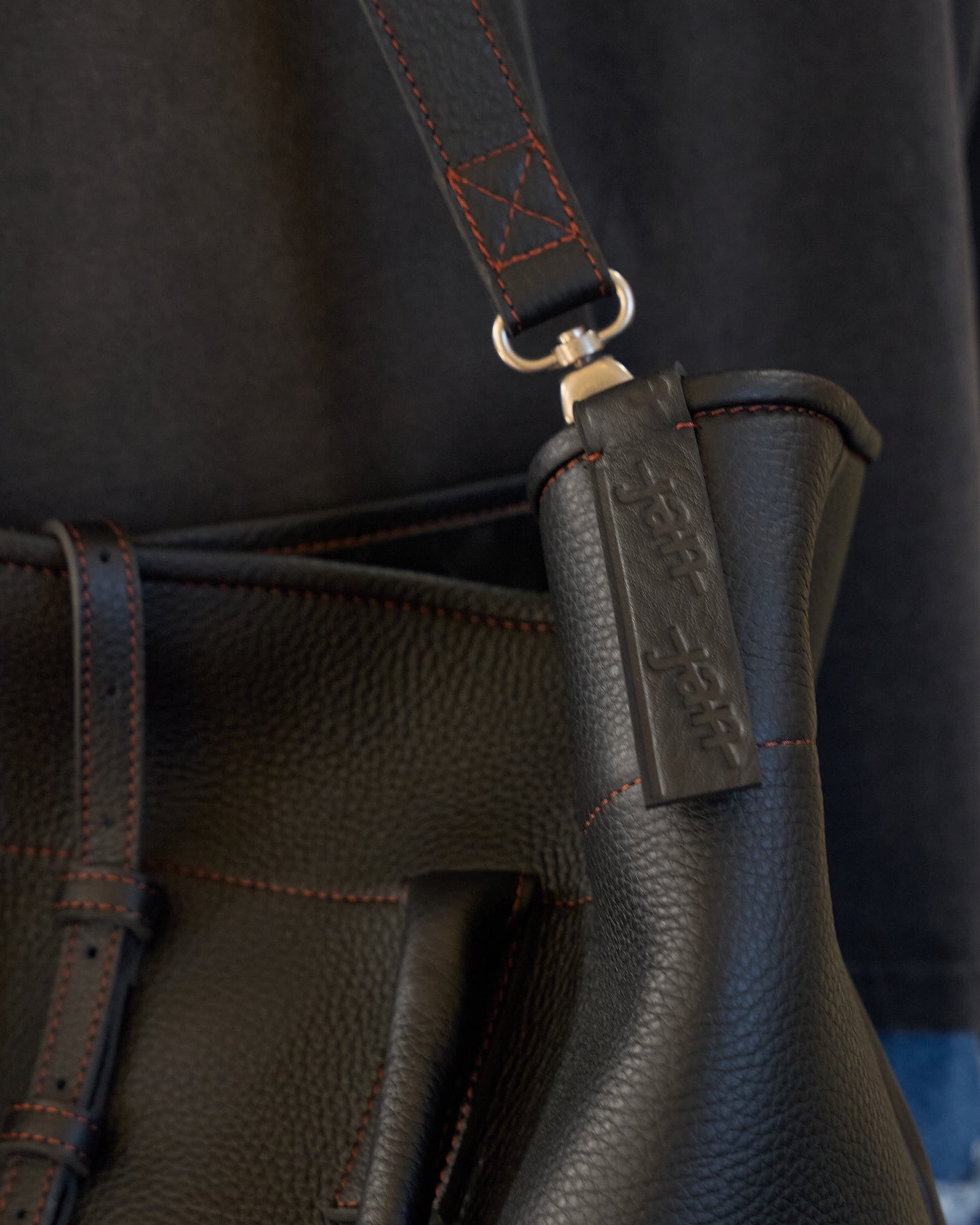 PREORDER - ARC TOTE BLACK