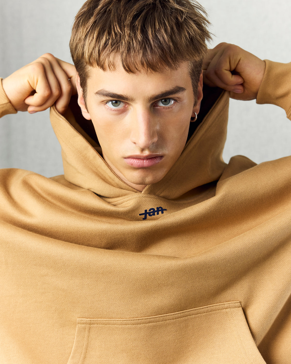 INTERNATIONALE HOODIE COGNAC