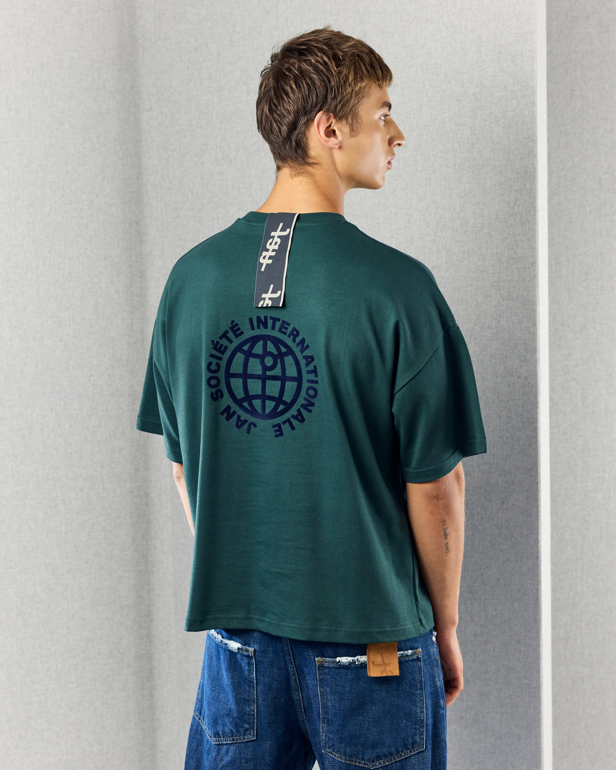 INTERNATIONALE TEE GREEN