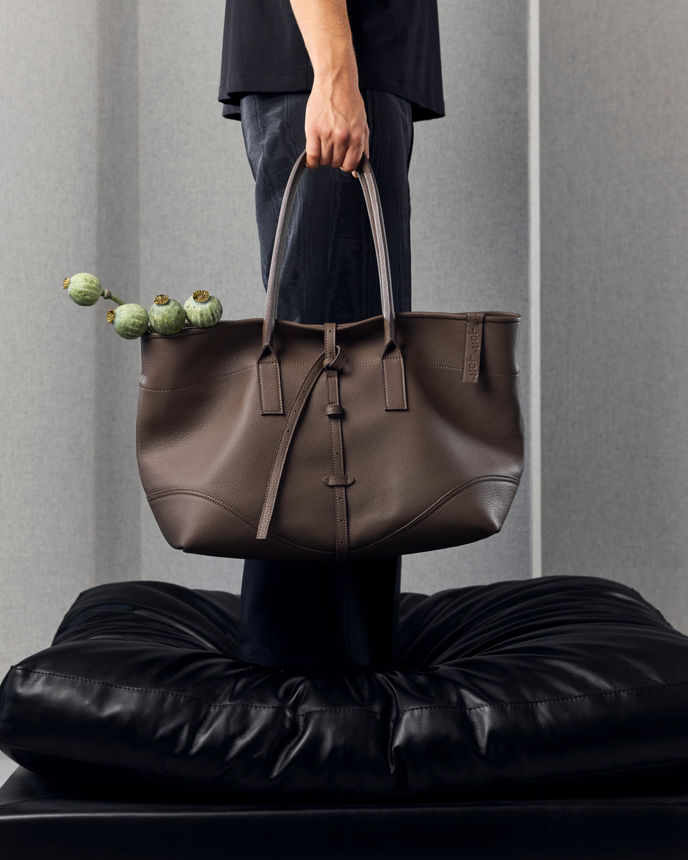 ARC TOTE TAUPE