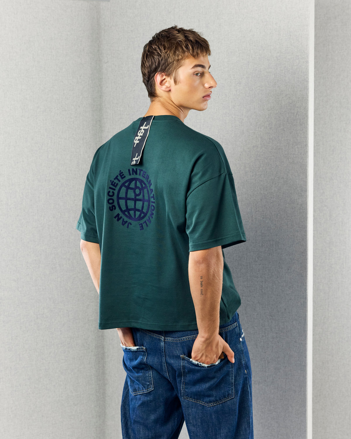 INTERNATIONALE TEE GREEN