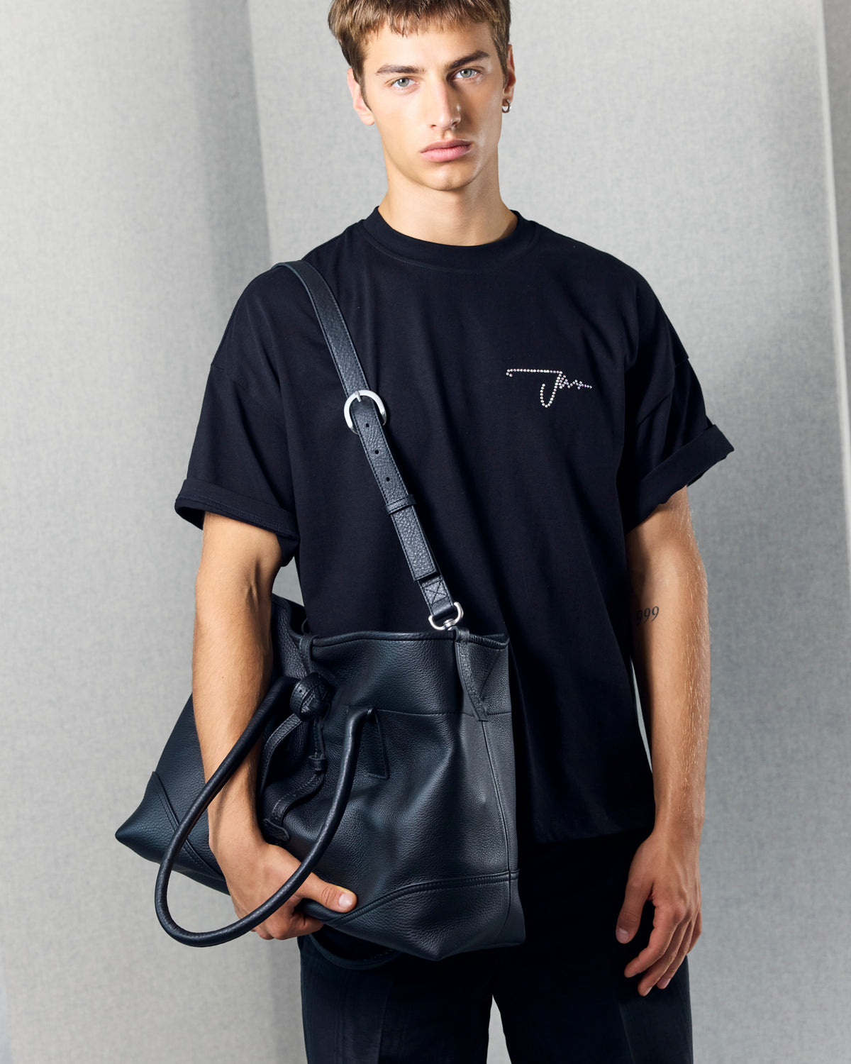 ARC TOTE BLACK