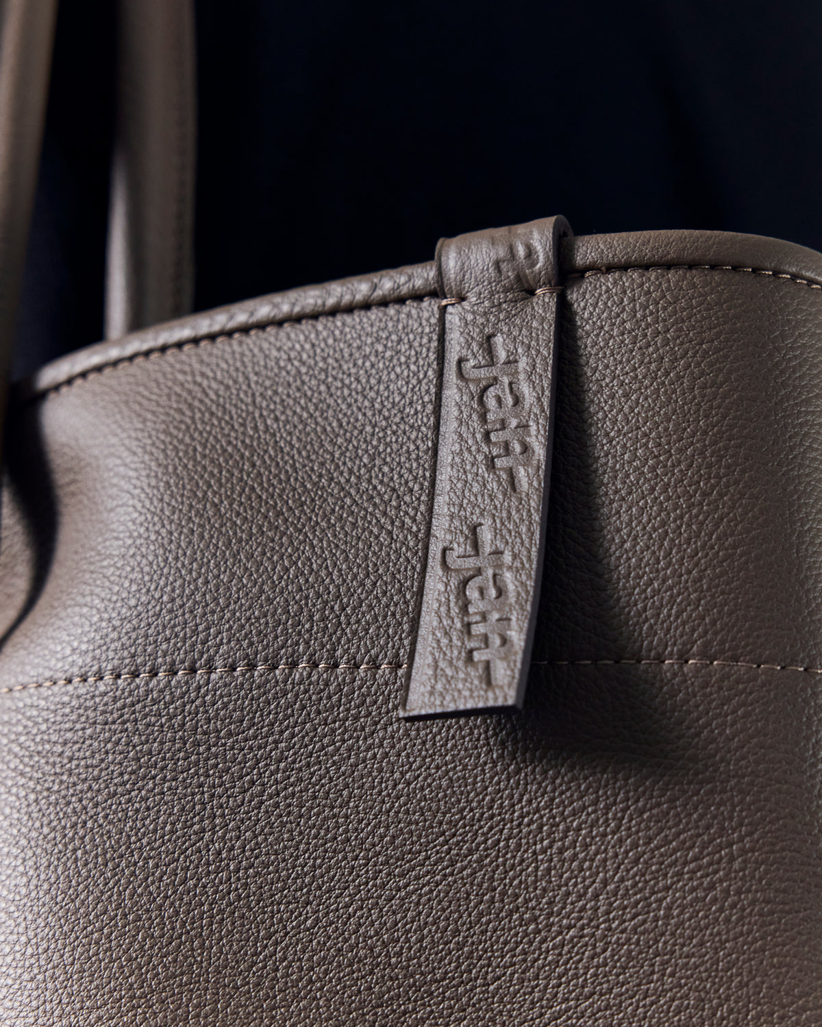 ARC TOTE TAUPE