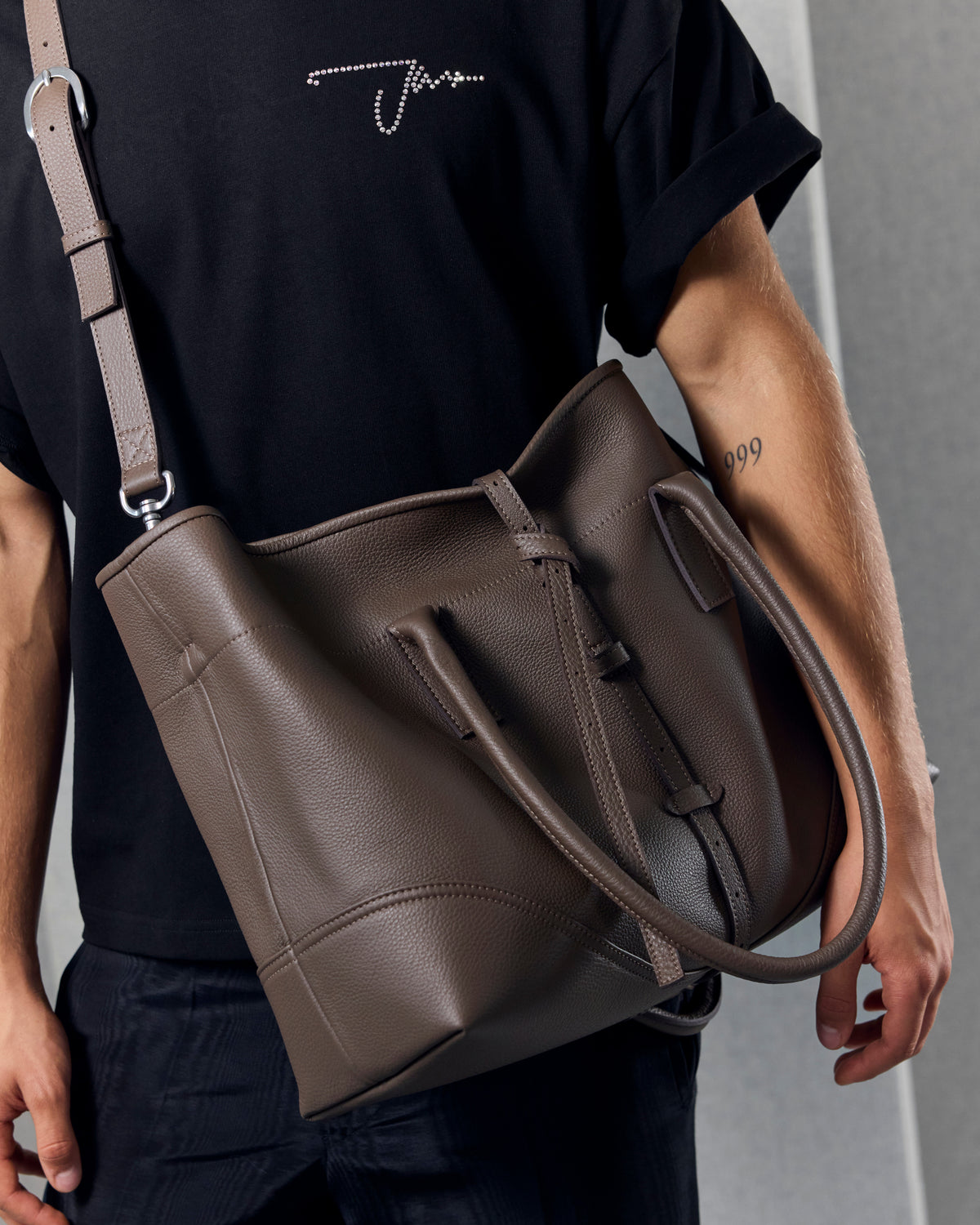 ARC TOTE TAUPE