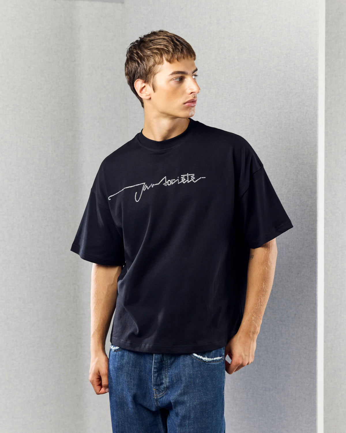 MANUSCRIPT TEE BLACK