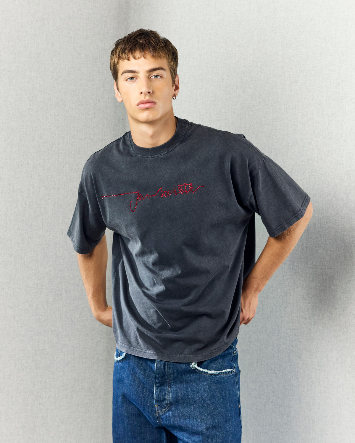 MANUSCRIPT TEE WASHED BLACK