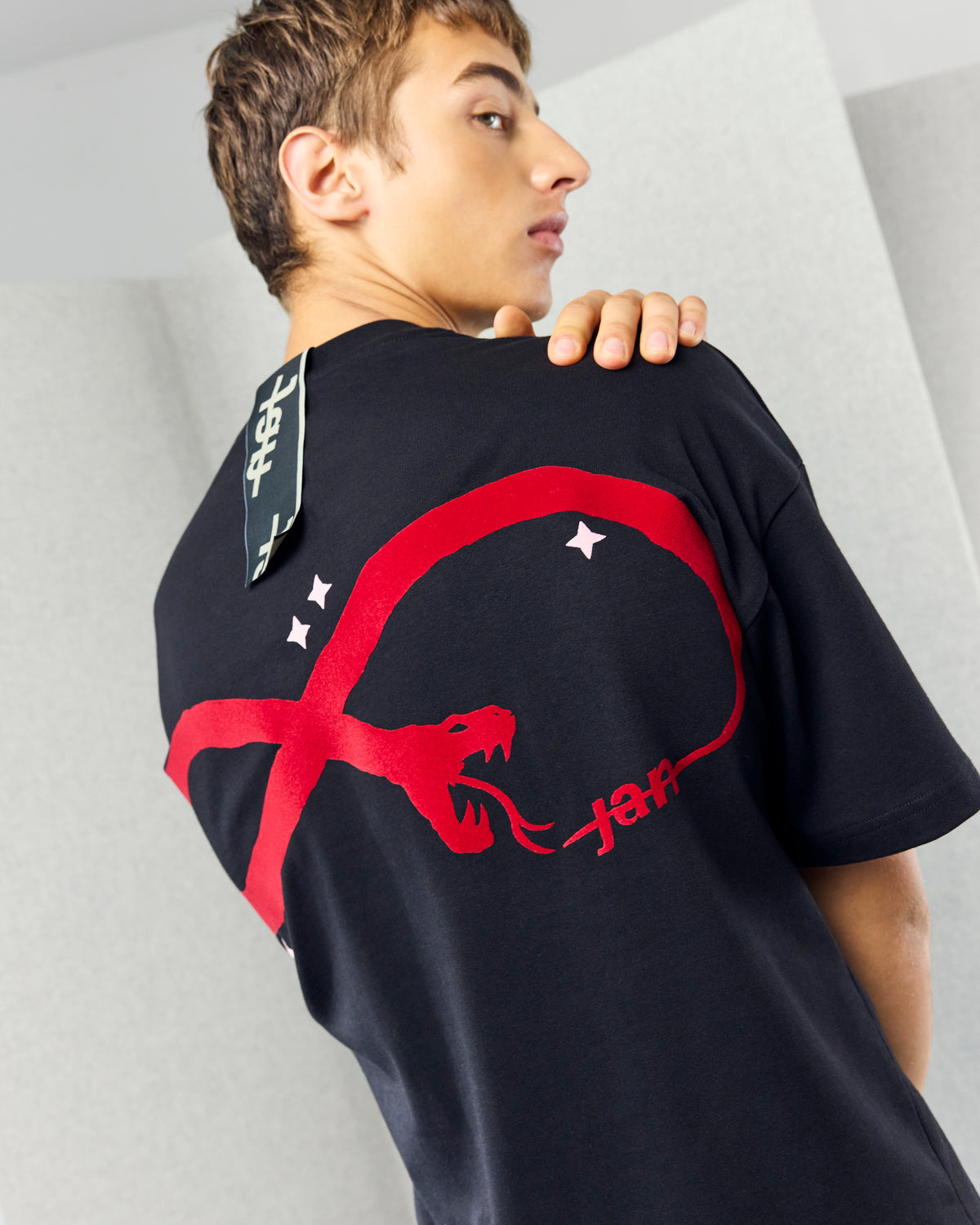 UROBOROS TEE BLACK